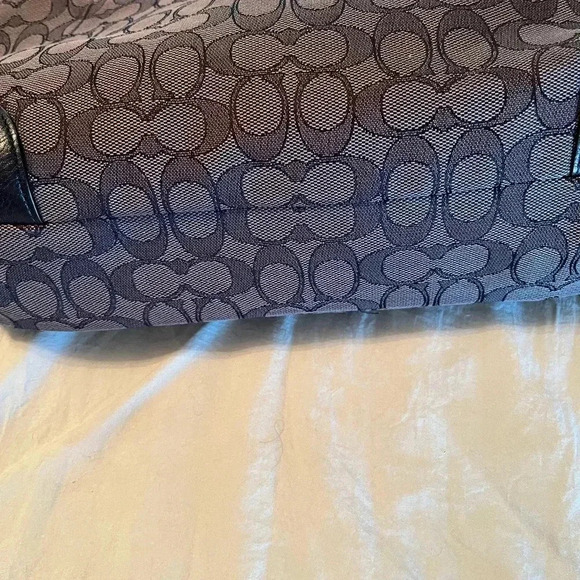 Coach Signature tote - Picture 5 of 9